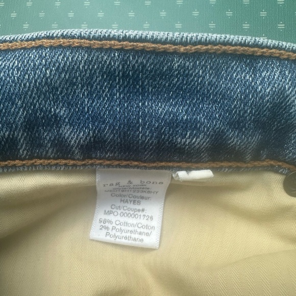 rag & bone Fit 2 slim size 30
Slim fit light indigo (Hayes)
Inseam 26 cropped - Picture 7 of 8